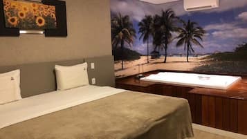 Suíte Luxo com Hidro | 迷你吧、書桌、遮光布/窗簾、熨斗/熨衣板