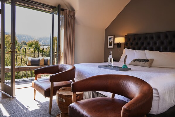 Superior Room, 1 King Bed (Mountain View King)