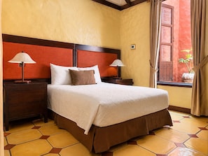 Deluxe Room, 1 Queen Bed