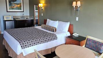 Standard Room, 1 King Bed | Desk, free WiFi, bed sheets