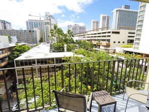 View from room - Ohia Waikiki Studio Suites (Honolulu)