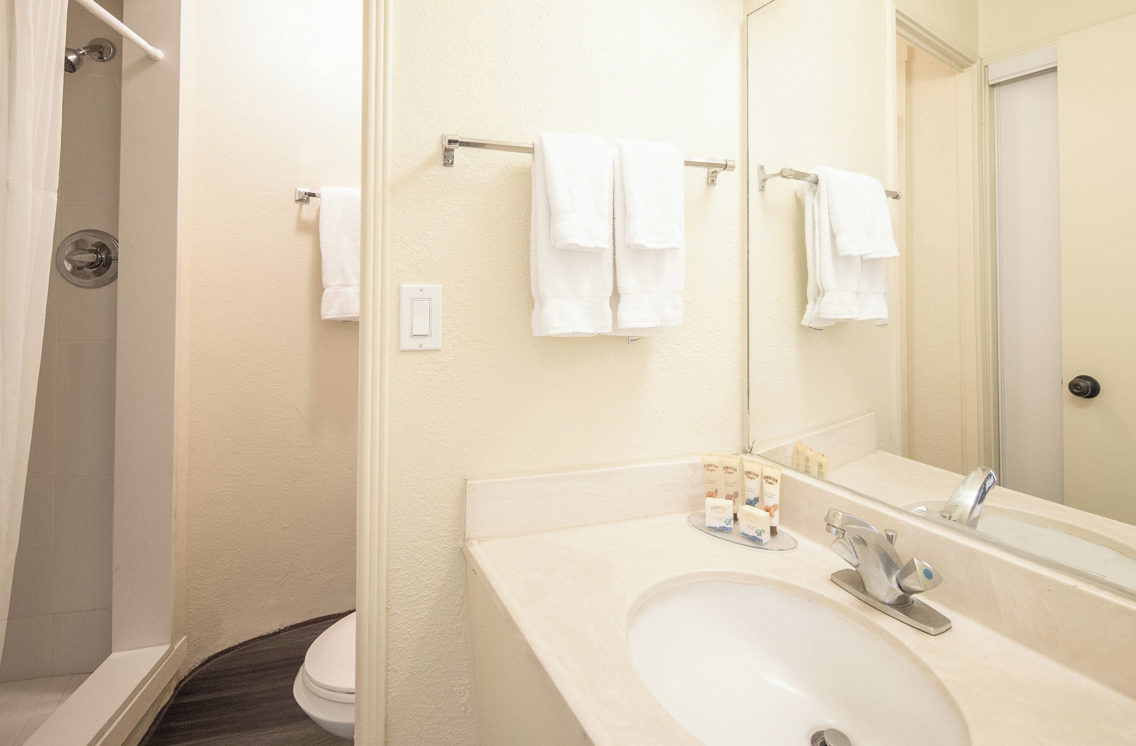 Photo - Ohia Waikiki Studio Suites