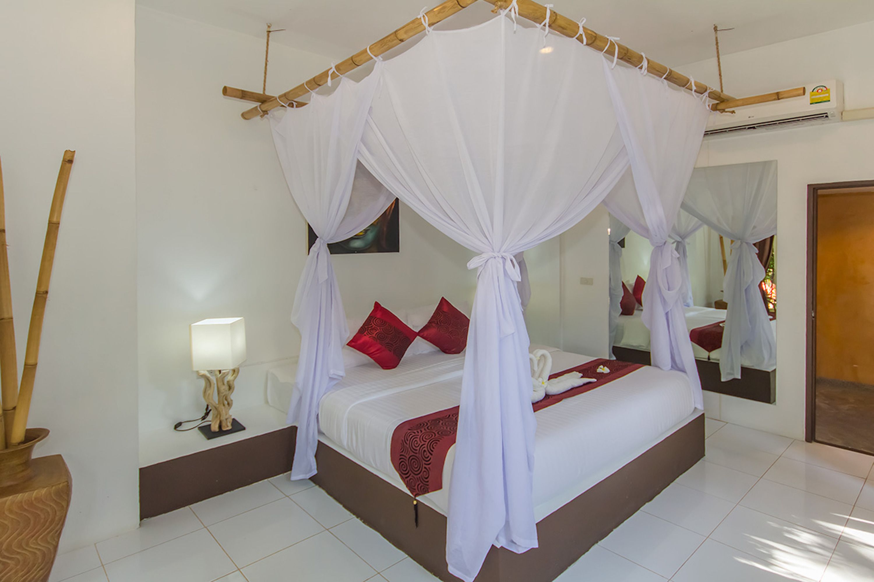 deluxe bungalow | minibar, in-room safe, blackout curtains, cots/infant beds