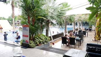 Breakfast, lunch, dinner served; Thai cuisine
