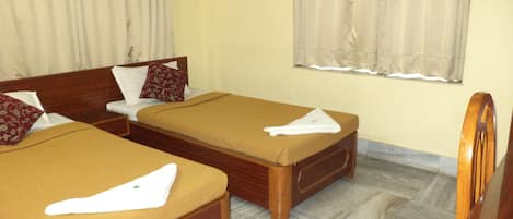 Deluxe Double Room Single Use, 1 Double Bed | Desk, iron/ironing board, free WiFi