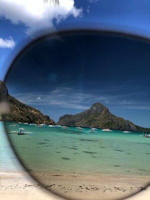 On the beach - Rosanna's Pension (El Nido)