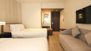 Twin Room | Desk, free WiFi, bed sheets