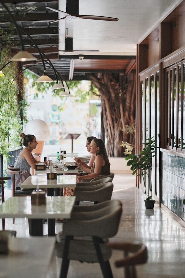 Restaurant - The 3 Sis (Chiang Mai)