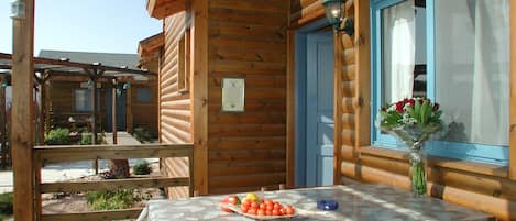 Family Chalet, 1 Bedroom, Jetted Tub | Outdoor dining