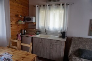 Family Chalet, 1 Bedroom, Jetted Tub | Private kitchen - Matmon Barava (HaArava HaTikhona)