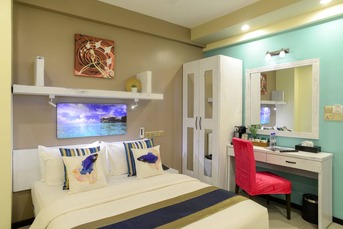 in-room safe, desk, iron/ironing board, free wifi