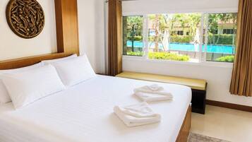 Basic Double Room, 1 King Bed | Desk, free WiFi, bed sheets