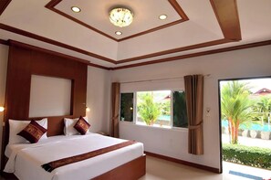 Basic Double Room, 1 King Bed | Desk, free WiFi, bed sheets - Phuket Airport Villa (Sa Khu)