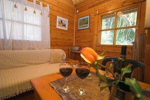 Cottage Gallery, 2 camere da letto | Soggiorno | TV a schermo piatto