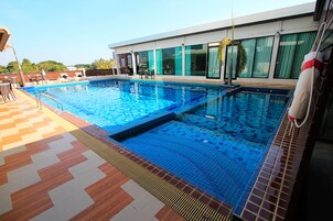 Outdoor pool, sun loungers