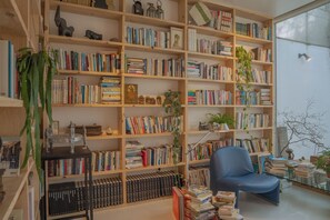 Suite | Desk, free WiFi, bed sheets - Motif No.1 Guest House (Paju)