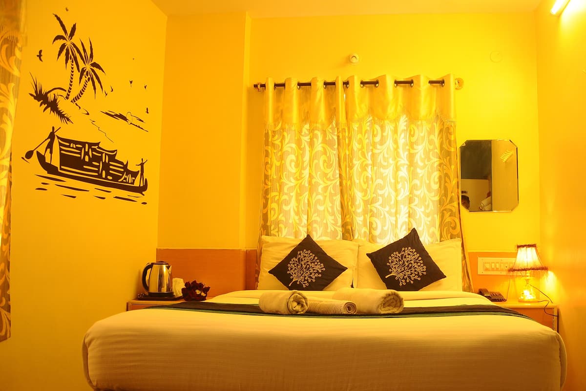 In-room safe, rollaway beds, free WiFi
