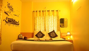 In-room safe, rollaway beds, free WiFi