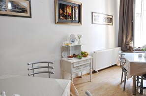 Essbereich im Zimmer