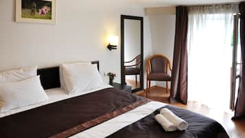 Standard Double or Twin Room, Mountain View | Premium bedding, desk, rollaway beds, free WiFi