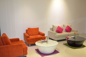 Área de estar no saguão