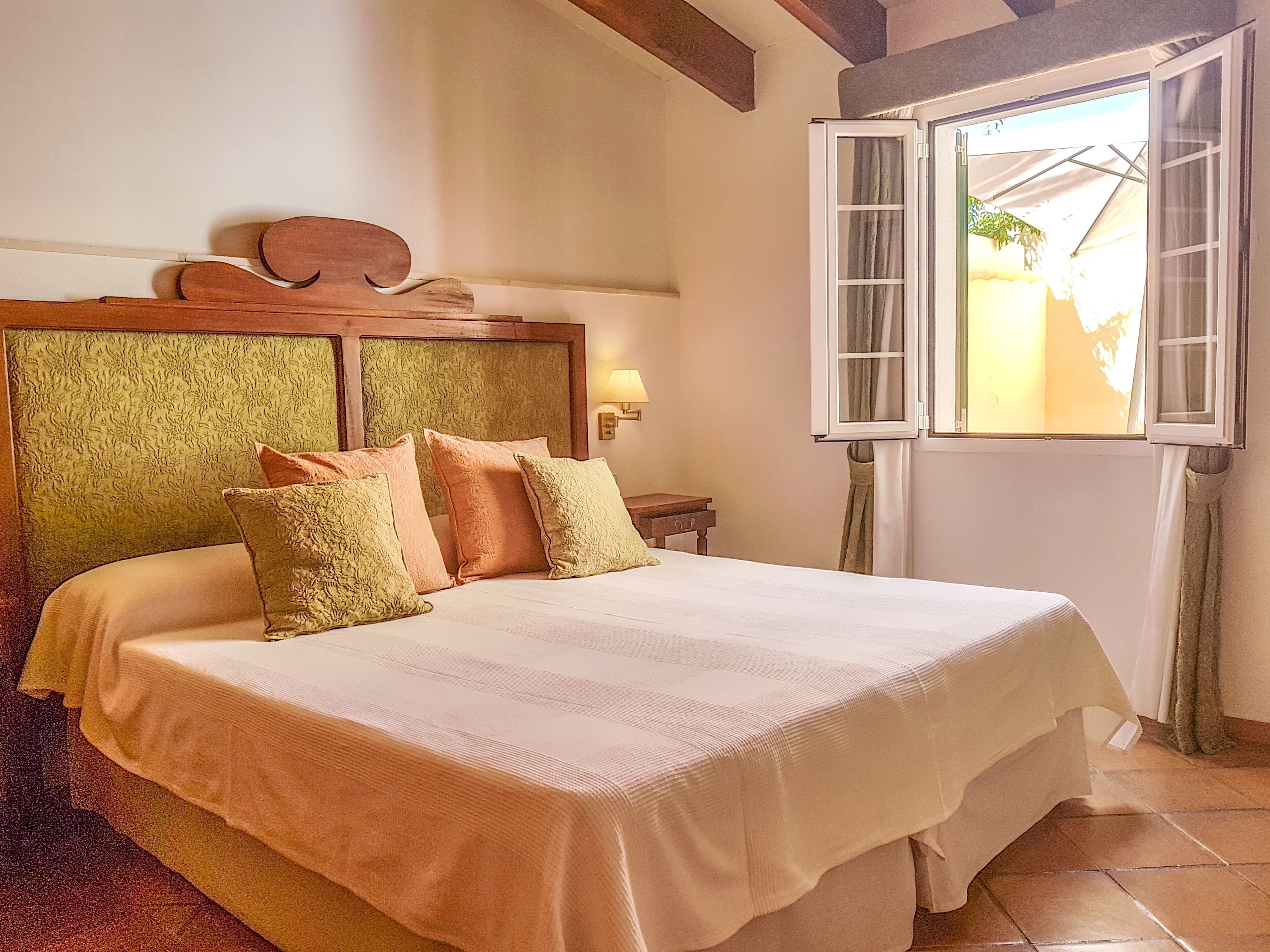 superior double room, terrace | premium bedding, pillow-top beds, minibar, in-room safe