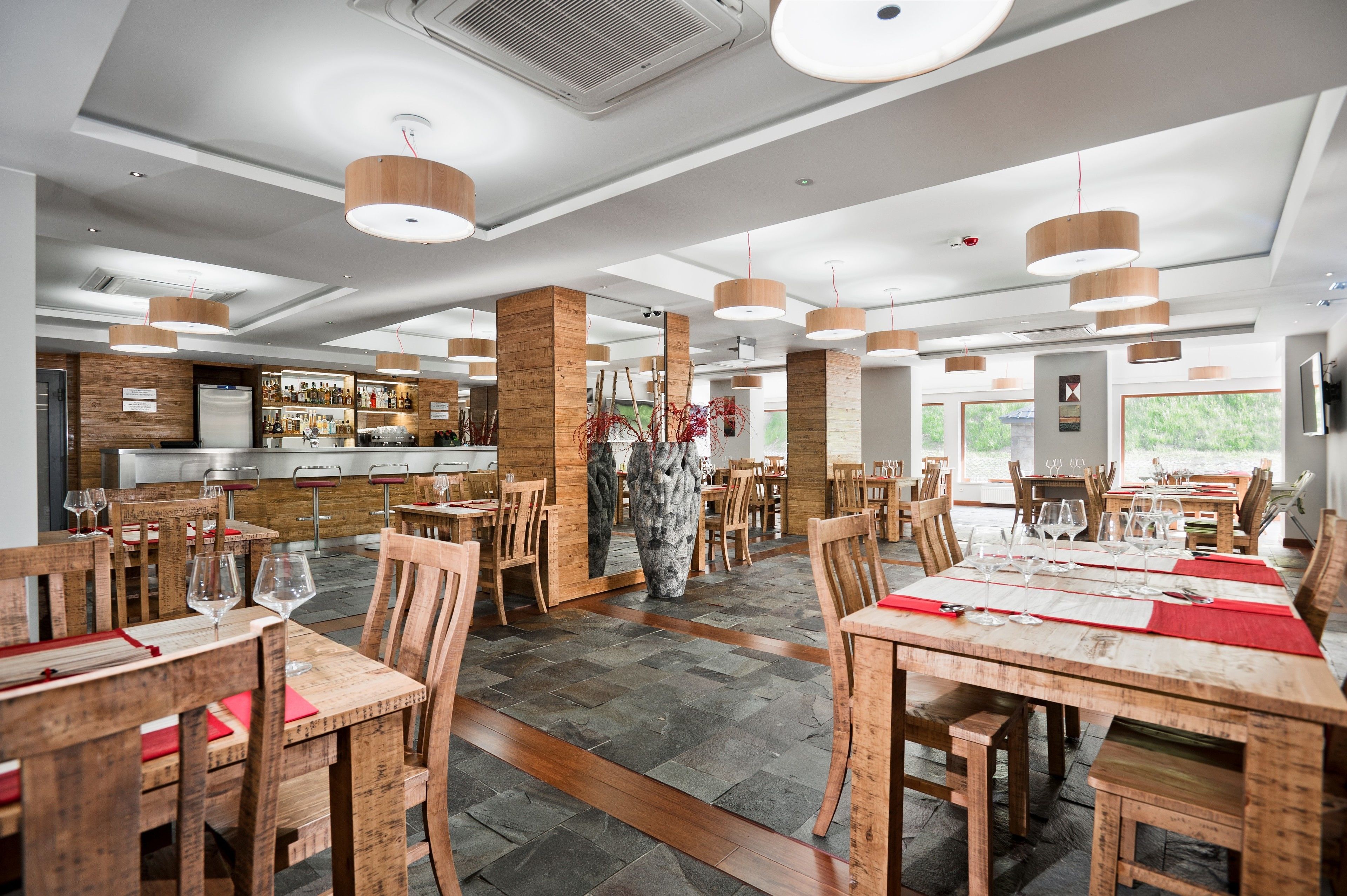 breakfast, lunch, dinner served; regional cuisine