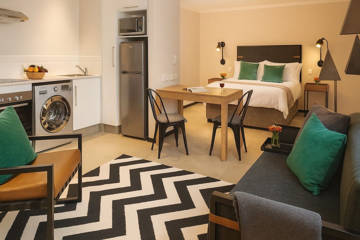 Premium bedding, in-room safe, desk, laptop workspace