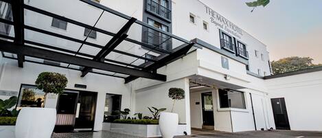 Fachada de la propiedad