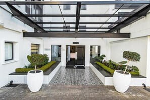 Front of property - The Max Hotel Sandton (Sandton)