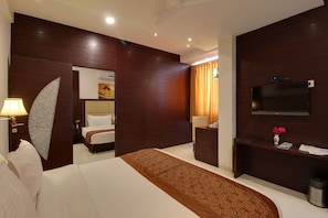 Sai Bliss Suite (Suite Room) Complimentary Shuttle Pick Up & Drop To Sai Baba Temple (Gate-3) | Premium bedding, minibar, in-room safe, desk - Hotel Sai Jashan Shirdi - Where blessings & comfort meet (Rahata)