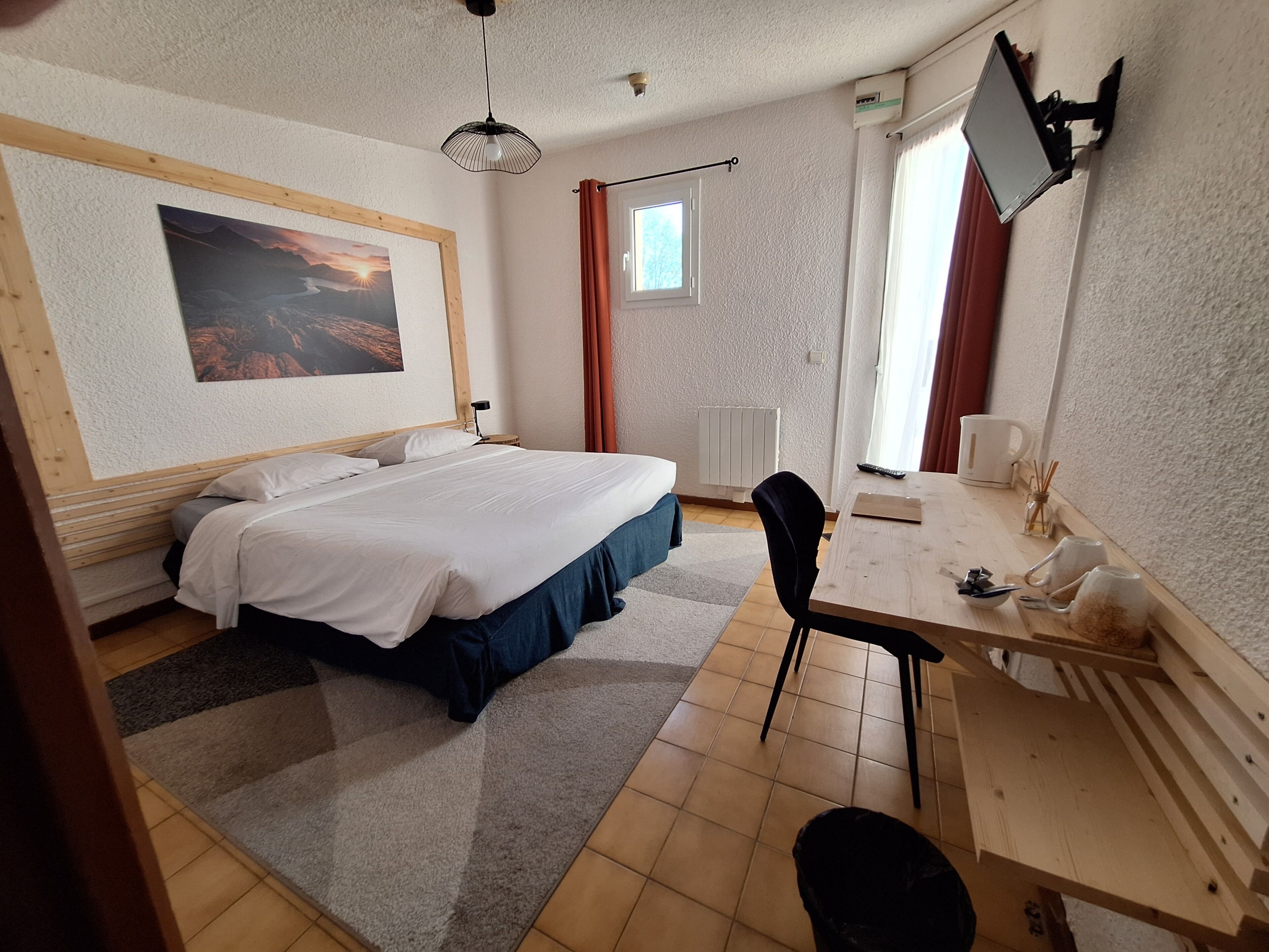 Tweepersoonskamer | Een bureau, gratis babybedden, extra bedden (toeslag), gratis wifi