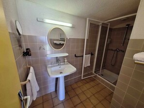 Double Room | Bathroom