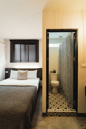 Budget Room | Bathroom