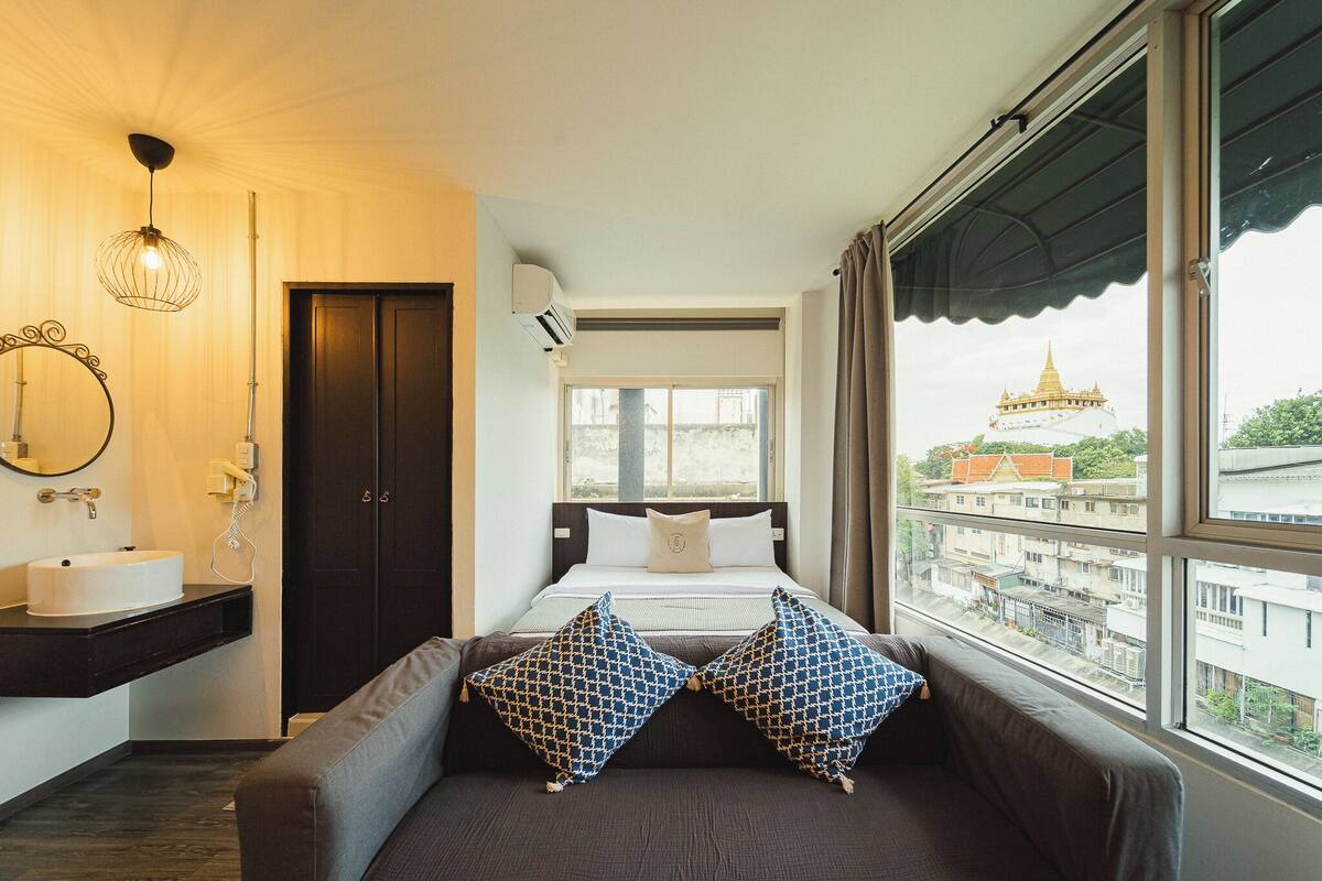 Deluxe Golden Mountain View Room | مكتب وواي فاي مجانًا وملاءات أسرّة