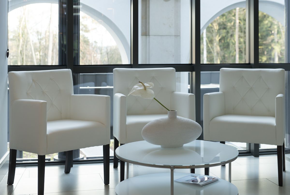 couples treatment room(s), sauna, hot tub, body treatments, hydrotherapy