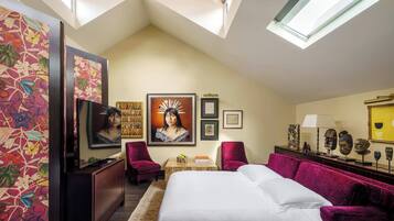 Club Suite, 2 Bedrooms | Living room | 42-inch LED TV with cable channels, TV