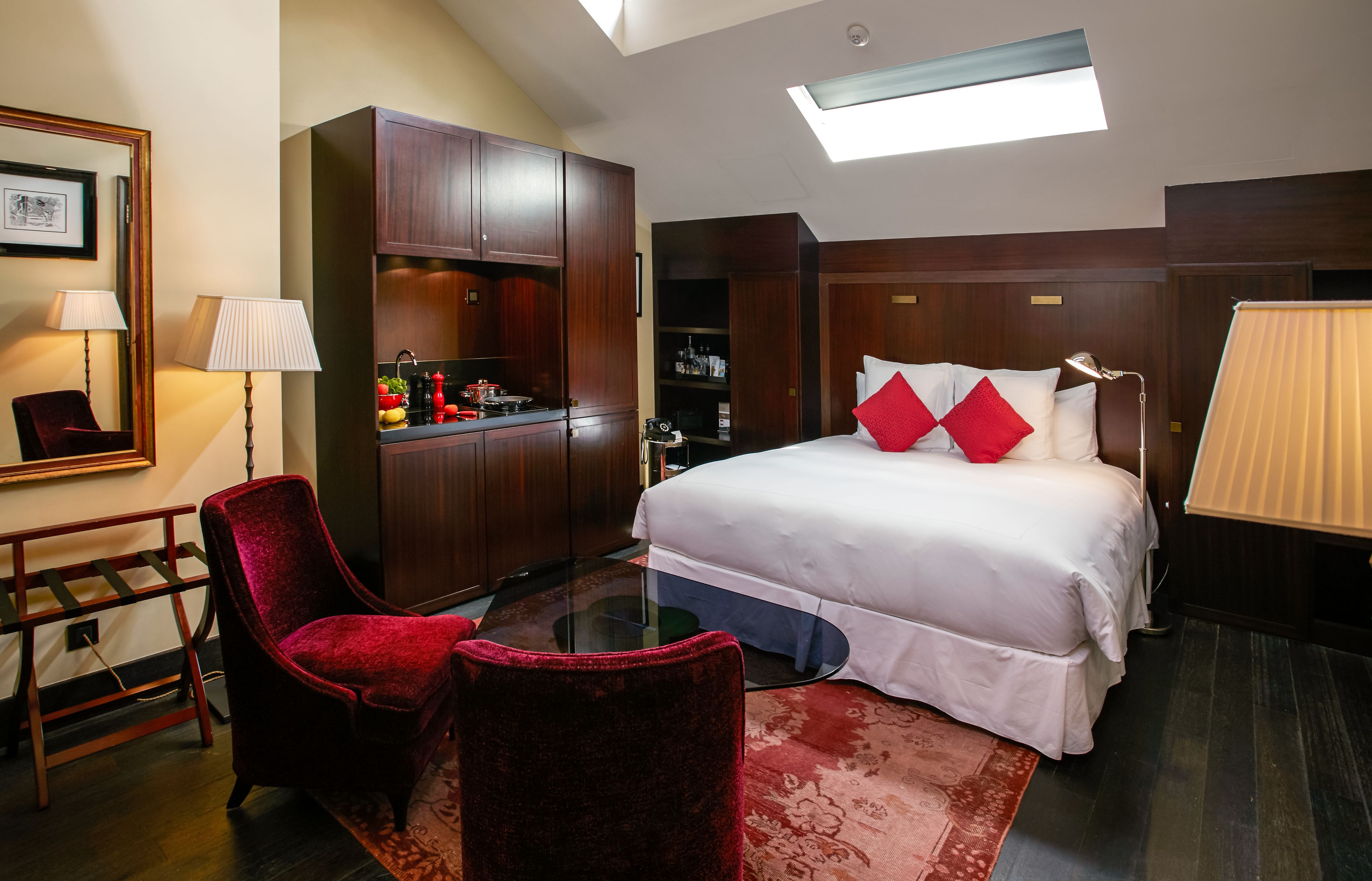 1 bedroom, egyptian cotton sheets, premium bedding, down duvets