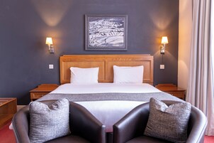 Habitación familiar | Escritorio, wifi gratis, ropa de cama