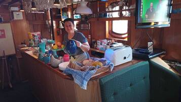 Daily buffet breakfast (SEK 100 per person)