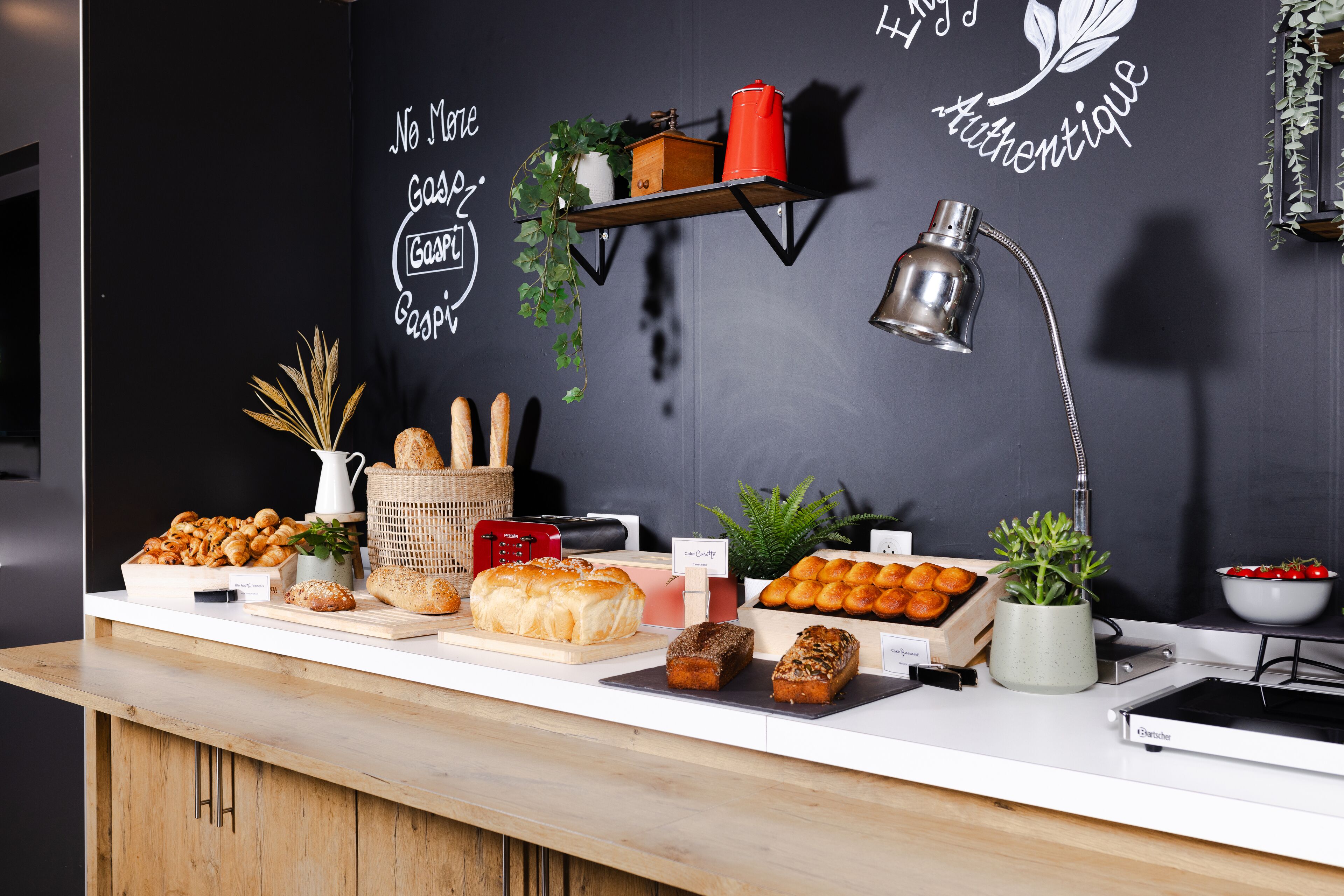 Dagelijks ontbijtbuffet (EUR 12.90 per persoon)