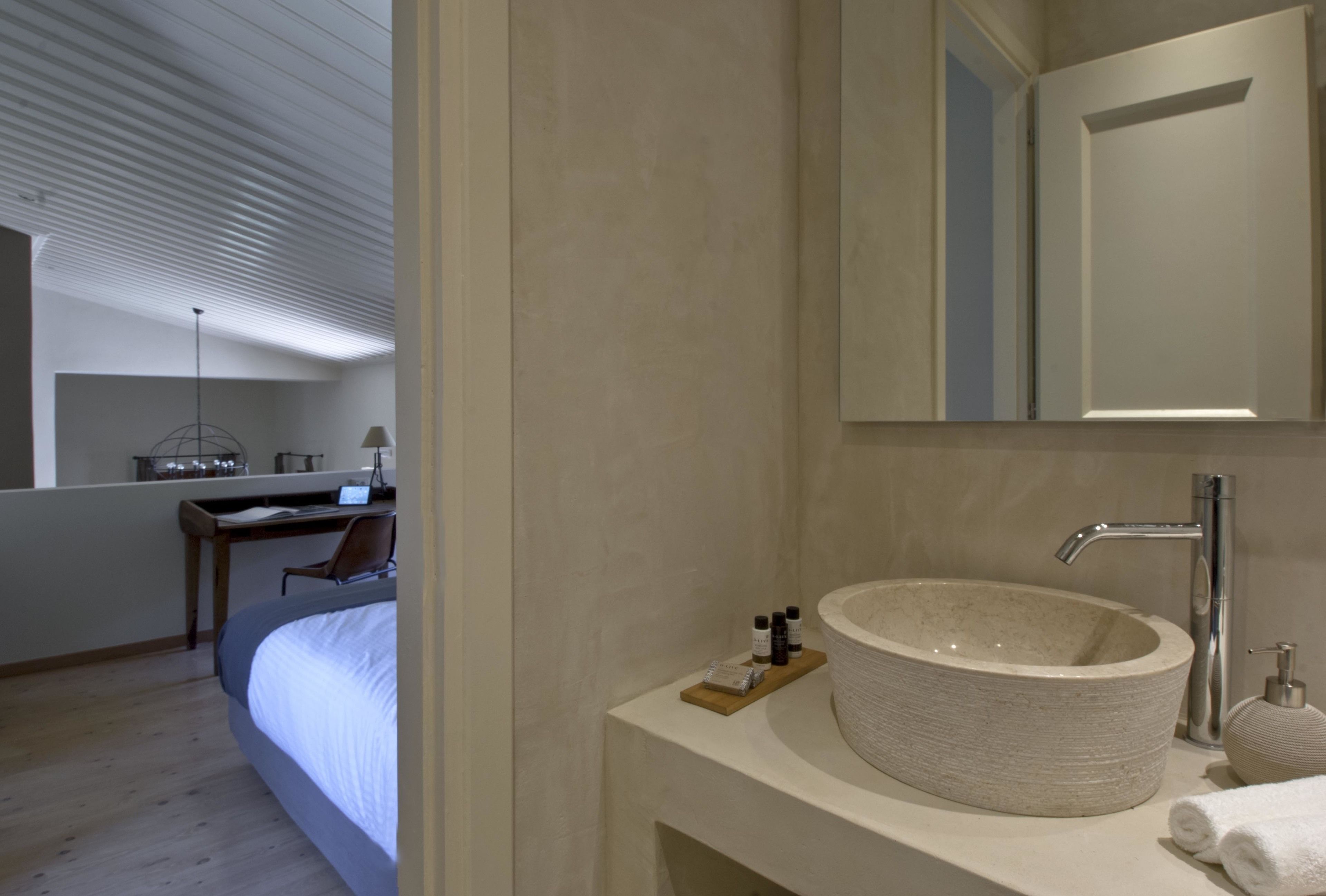 superior suite (kotsifali, 2-storey) | bathroom | shower, free toiletries, hair dryer, bathrobes