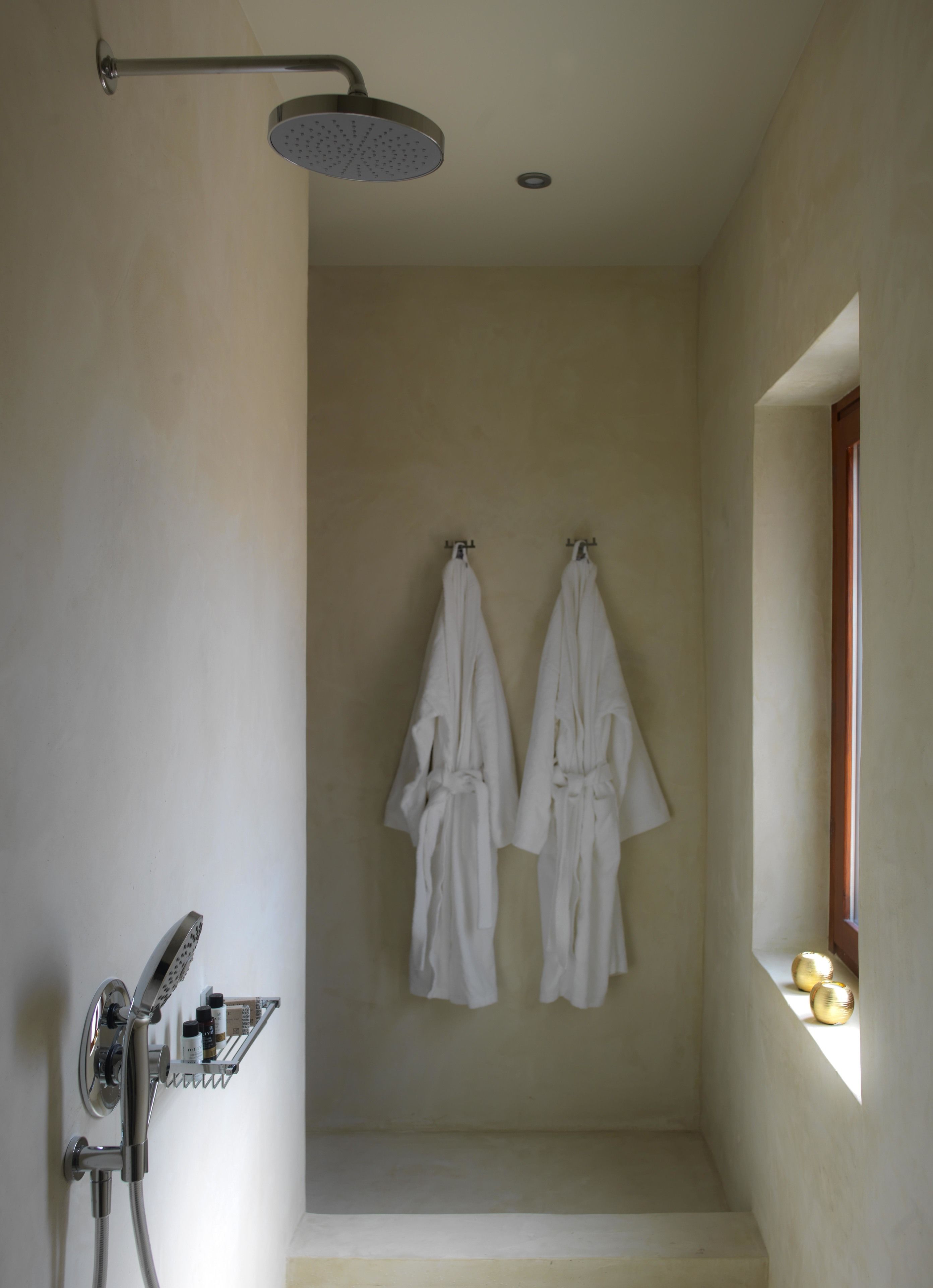 junior suite (malvasia) | bathroom | shower, free toiletries, hair dryer, bathrobes