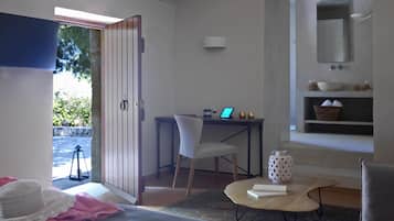 Phòng Suite Junior (Malvasia) | Phòng khách | TV màn hình phẳng 32-inch có truyền hình vệ tinh, TV