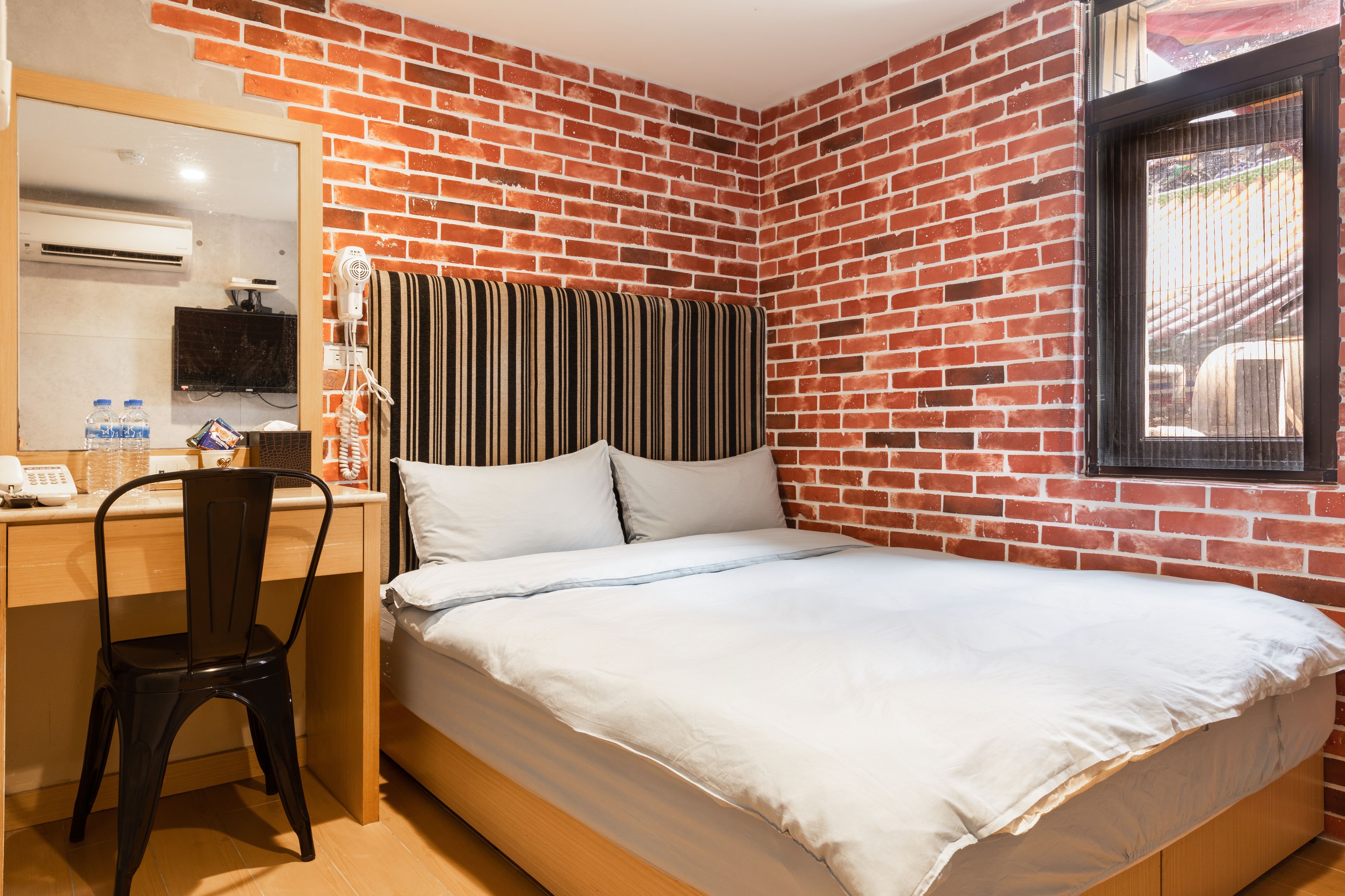 standard double room, 1 double bed | free wifi, bed sheets