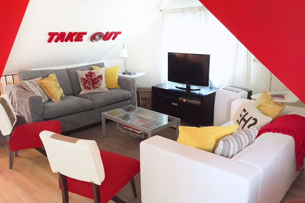 Stone Boutique Suites – Rolling Stone Suite , 1 Bedroom Apartment | Living room | TV