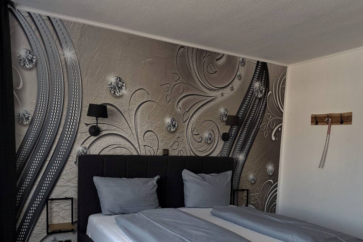 basic double or twin room, 2 single beds, non smoking | 1 bedroom, hypo-allergenic bedding, individually decorated, desk