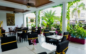 Daily cooked-to-order breakfast for a fee - Swiss Paradise Boutique Villa (Pattaya)