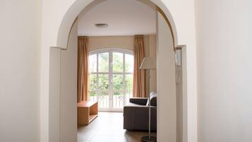 Een kluis op de kamer, verduisterende gordijnen