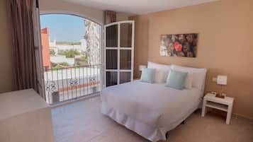 In-room safe, blackout drapes, iron/ironing board, free WiFi